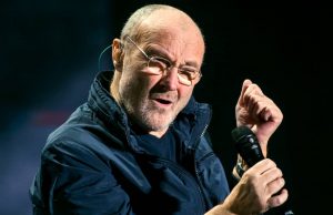 Phil Collins sufre con sus problemas de salud: «Apenas puedo sostener una baqueta»